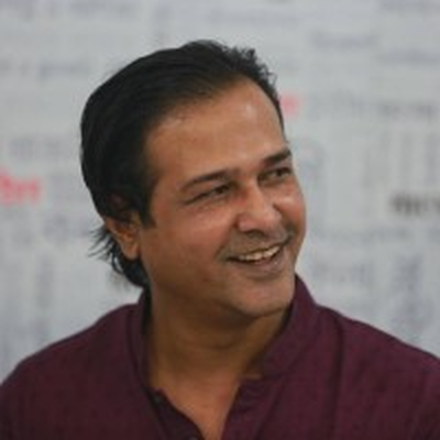 اَسیف اَکبر