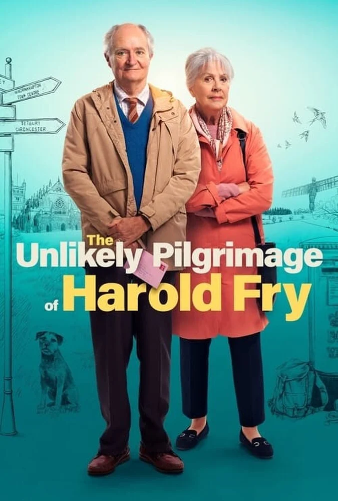 فیلم سفر غریب هارولد فرای (The Unlikely Pilgrimage of Harold Fry) - جیم برودبنت در نقش هارولد در حال پیاده‌روی در طبیعت انگلستان