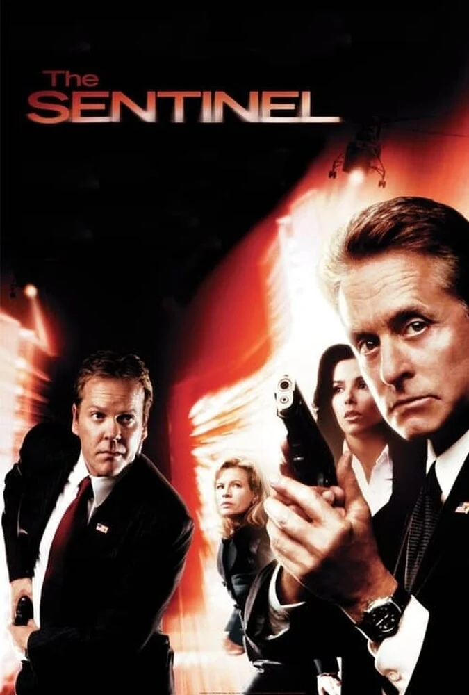 فیلم محافظ (The Sentinel) - پوستر فیلم با بازی مایکل داگلاس و کیفر ساترلند