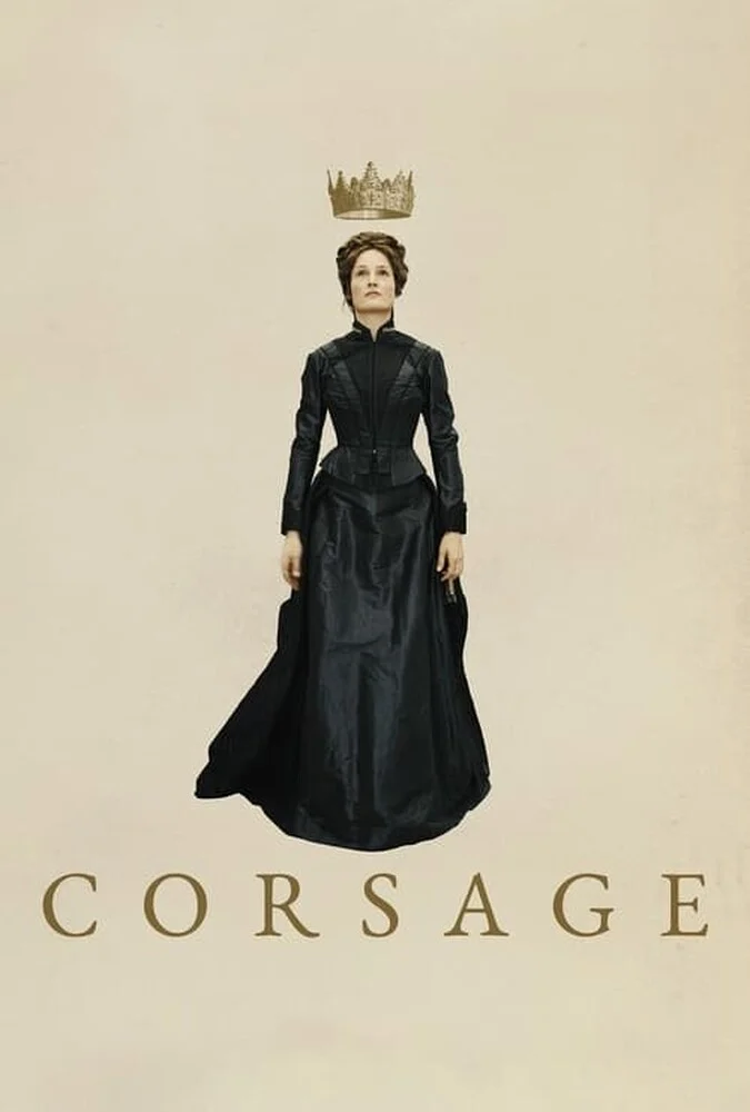 پوستر فیلم کورساژ (Corsage) با بازی ویکی کریپس در نقش امپراتریس الیزابت