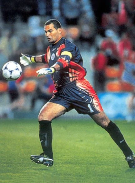 فیلم گل های افسانه ای دروازه بان ها-legendary goalkeeper goals